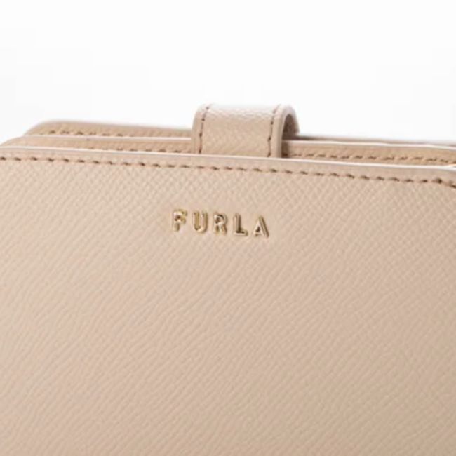 艶感のあるレザー【FURLA】二つ折り財布 (FURLA/折りたたみ財布