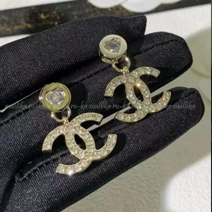 プチハートがカワイイ☆【CHANEL】シャネル CCロゴ ピアス