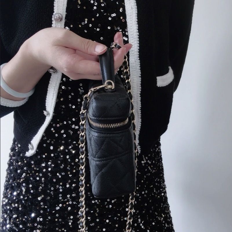 【25C バニティ】CHANEL チェーンショルダーバッグ 25C CHANEL クラシックなチェーンクラッチバニティケース