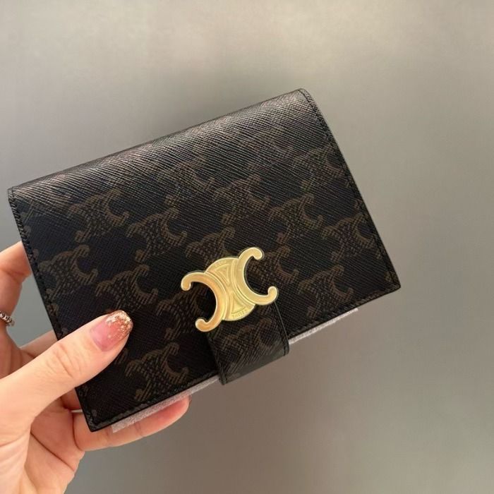 ＊人気＊ CELINE   ヴィクトワール ミディアムウォレット ☆Celine☆ミディアムウォレット CELINE ヴィクトワール (CELINE