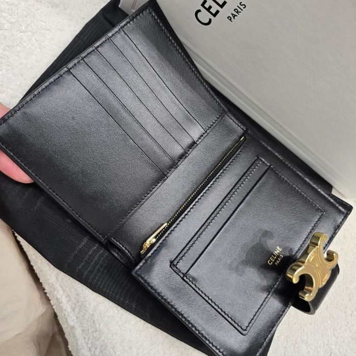 ☆Celine☆ミディアムウォレット CELINE ヴィクトワール (CELINE
