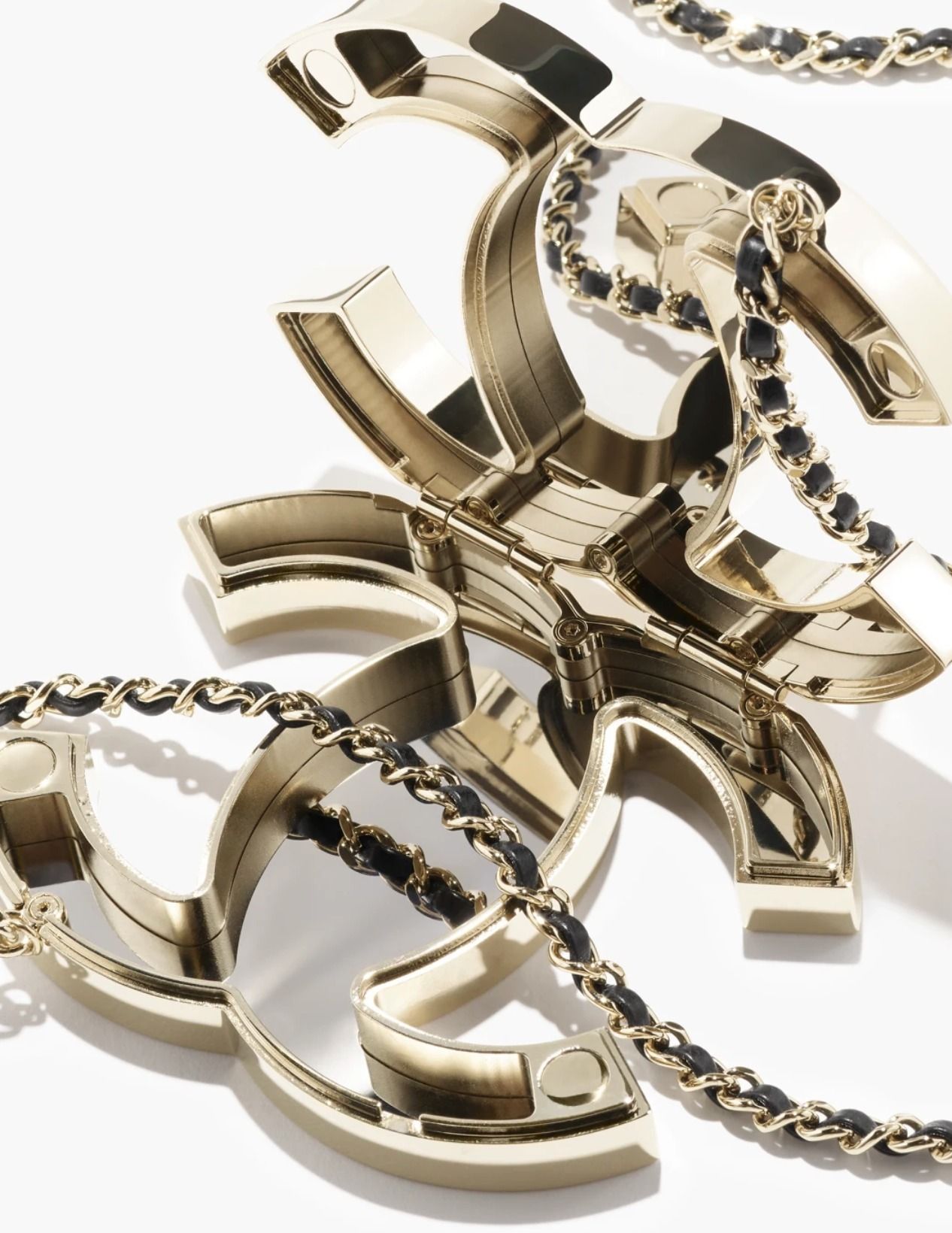 【入荷極小】CHANEL クルーズ25C限定 CCマーク ロングネックレス 入荷極小】CHANEL クルーズ25C限定 CCマーク ロングネックレス