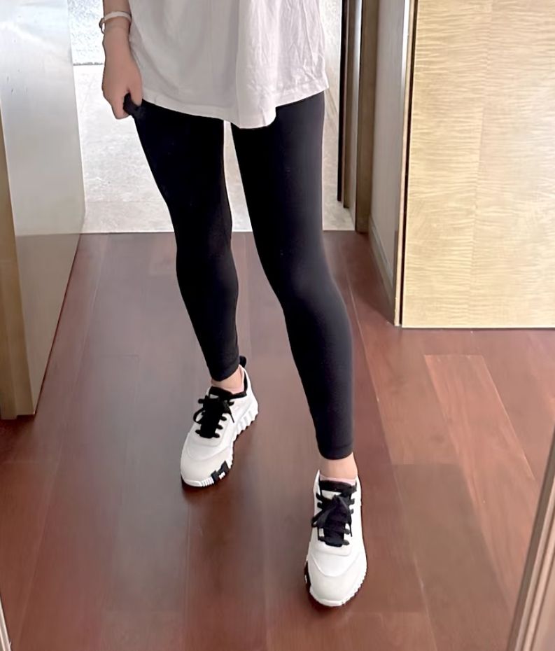 シンプルでかっこいい♪】HERMES スニーカー (HERMES/スニーカー