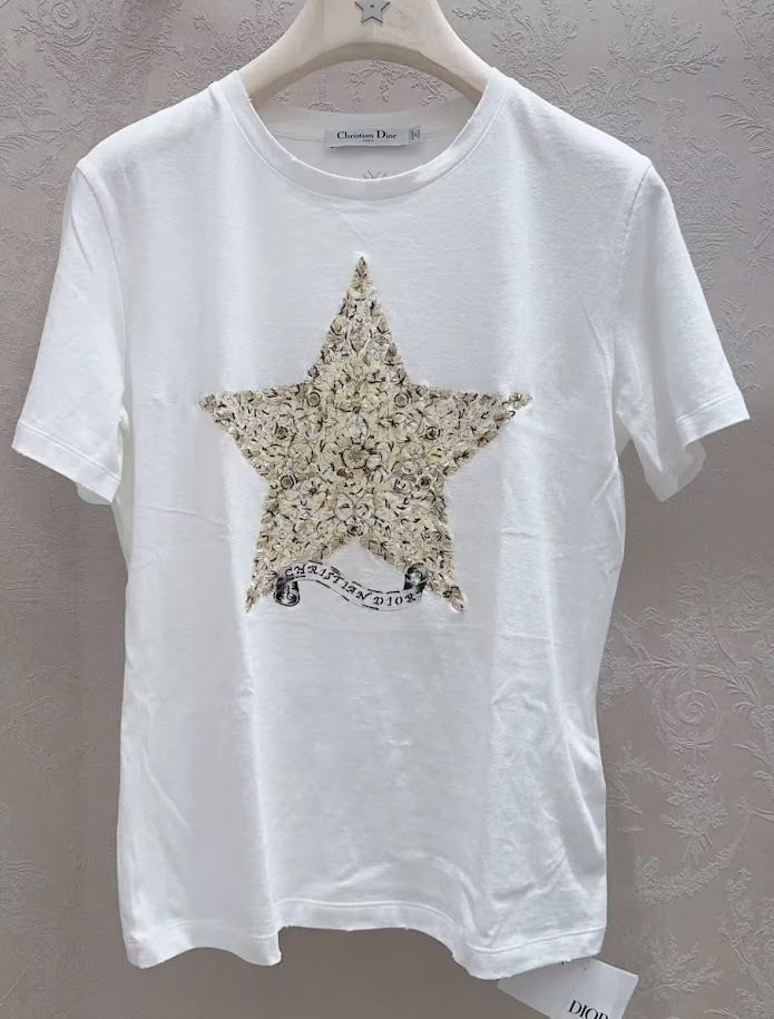 繊細なデザインがおしゃれ♪】Dior Around the World Tシャツ