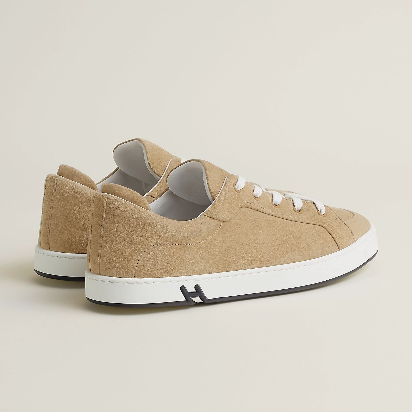 ラインがお洒落【HERMES】[H]ディテール Kid スニーカー men's スニーカー 《キッド》 | Hermès - エルメス-公式サイト