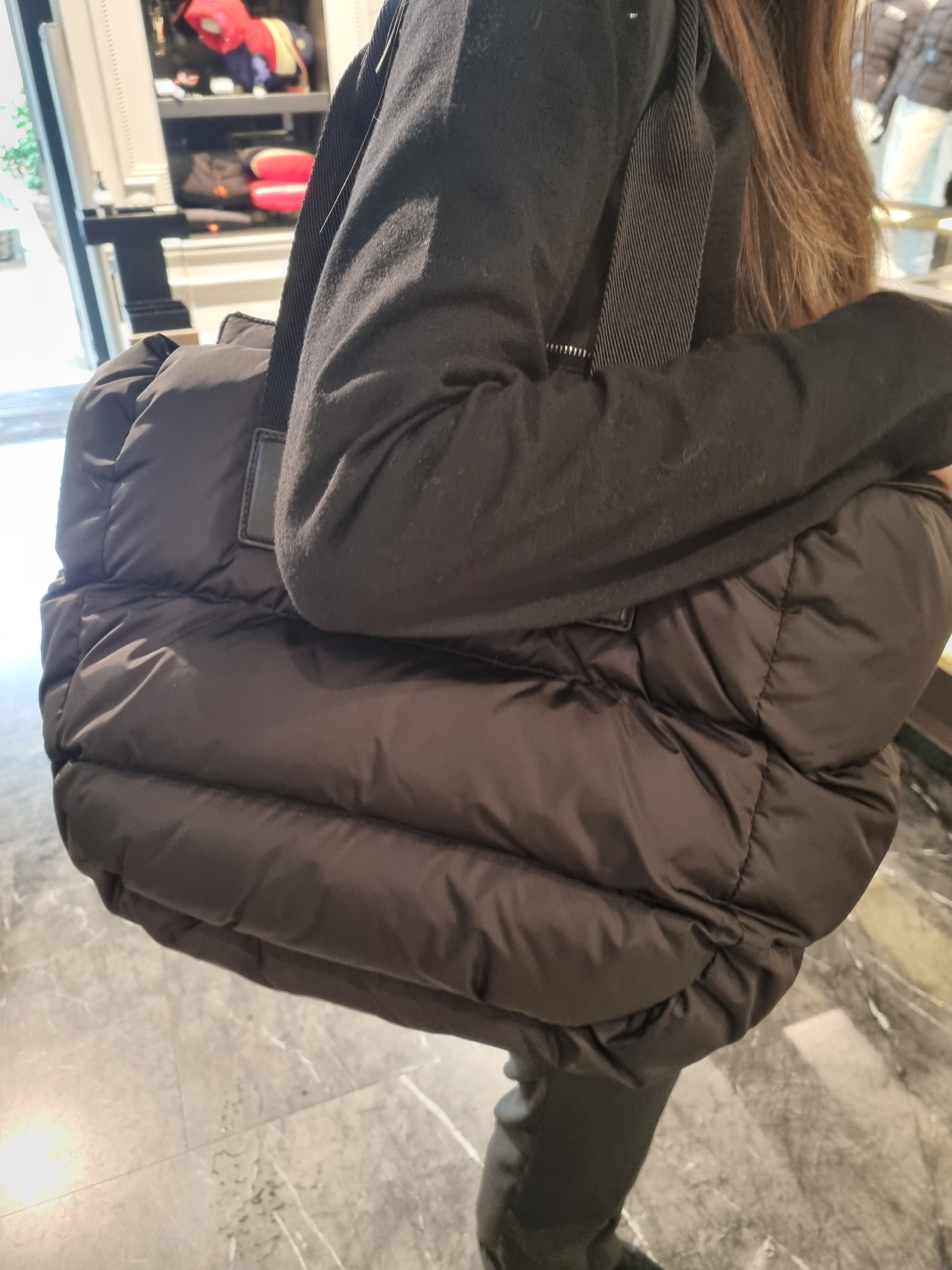☆最安価格☆♪在庫有り♪【MONCLER】CARADOC TOTE BAG ブラック