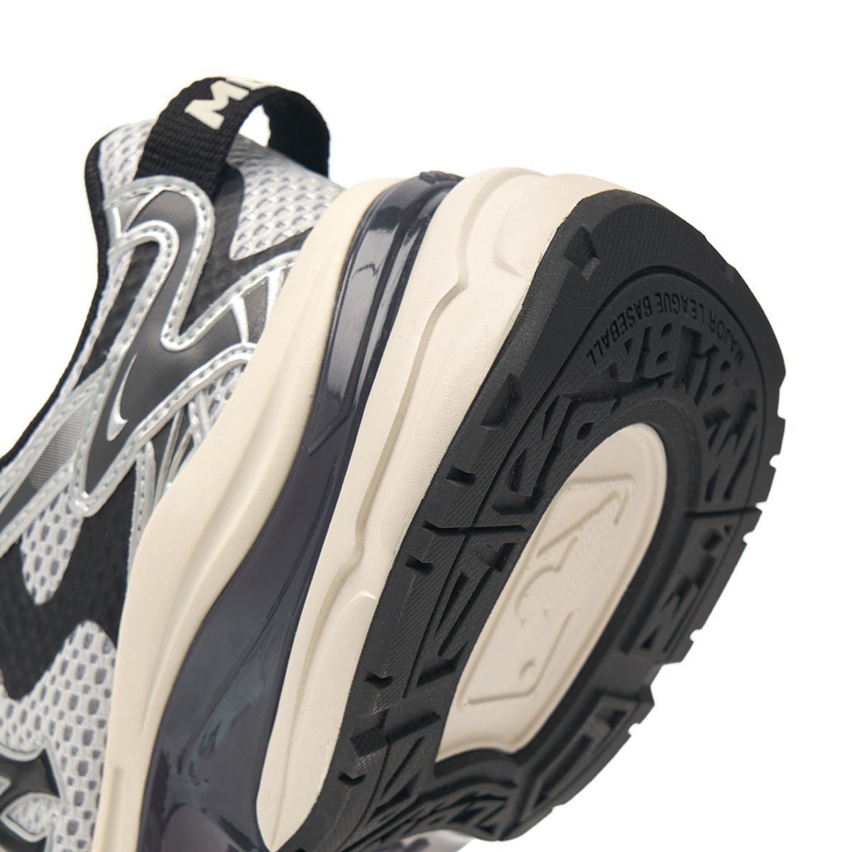 MLB■Curve Runner NY (Silver) ■送料込 MLB□Curve Runner NY (Silver) □送料込 (MLB Korea/スニーカー