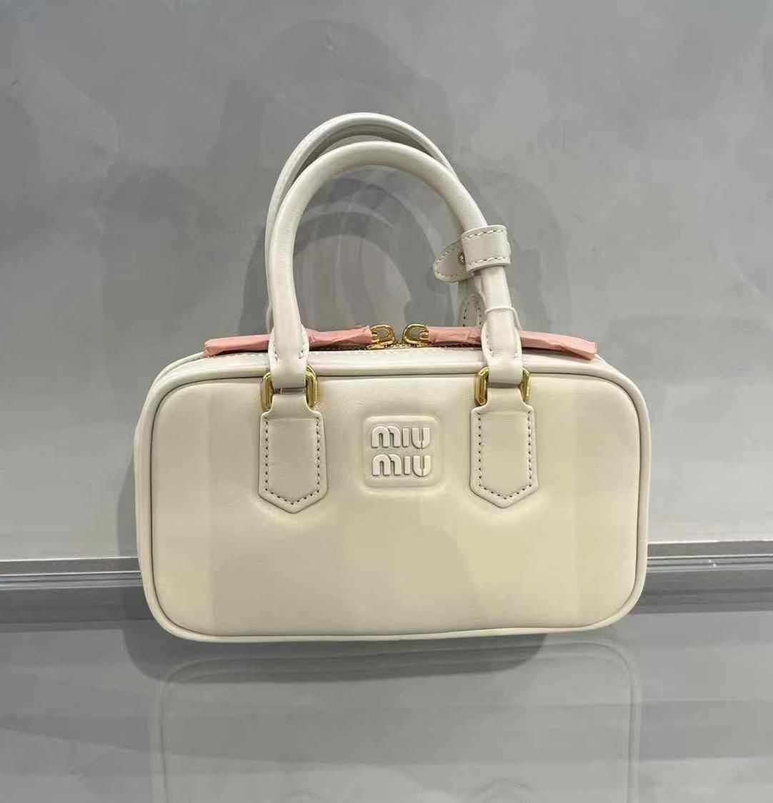 ☆Miumiu☆アルカディ レザー ミニバッグ (MiuMiu/ハンドバッグ