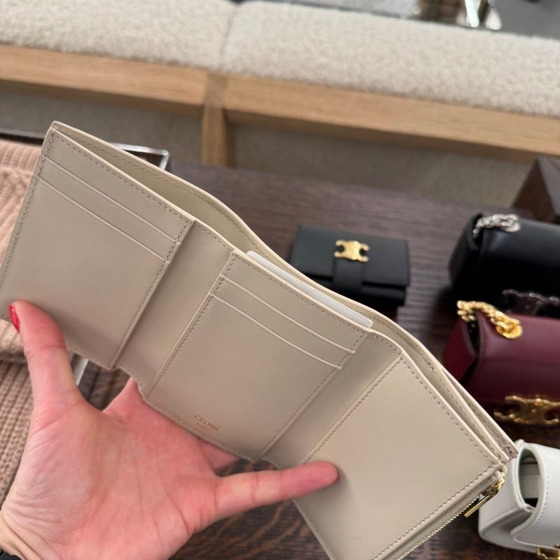 ★三折りコンパクト★【CELINE】ヴィクトワール ウォレット ☆三折りコンパクト☆【CELINE】ヴィクトワール ウォレット