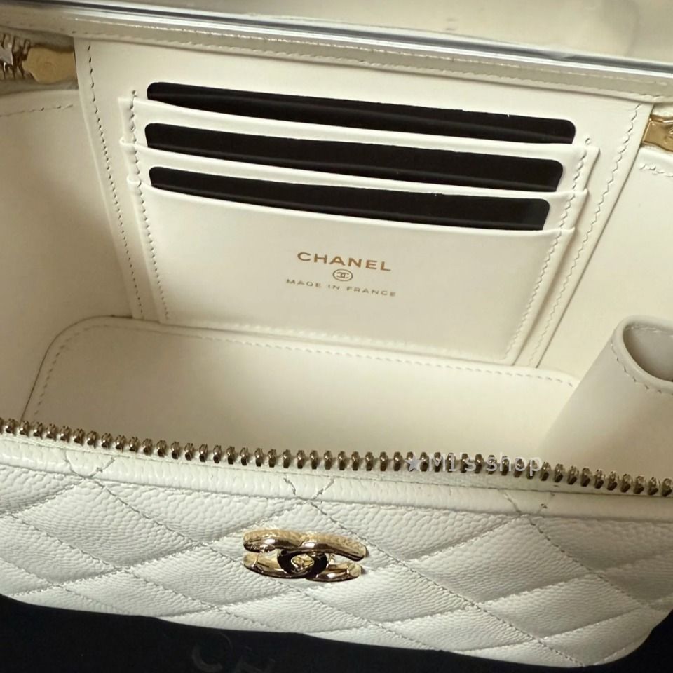 【ロゴ、ハンドルが特徴的！】CHANEL バニティバッグ ロゴハンドルがポイント☆】CHANEL バニティバッグ (CHANEL