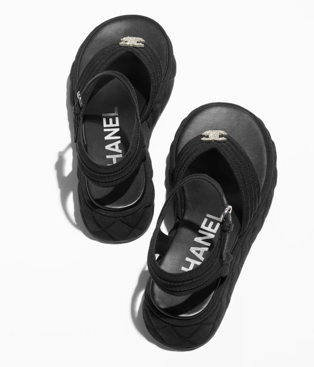 ☆スポーティでおしゃれ【 CHANEL 】サンダル (CHANEL/サンダル