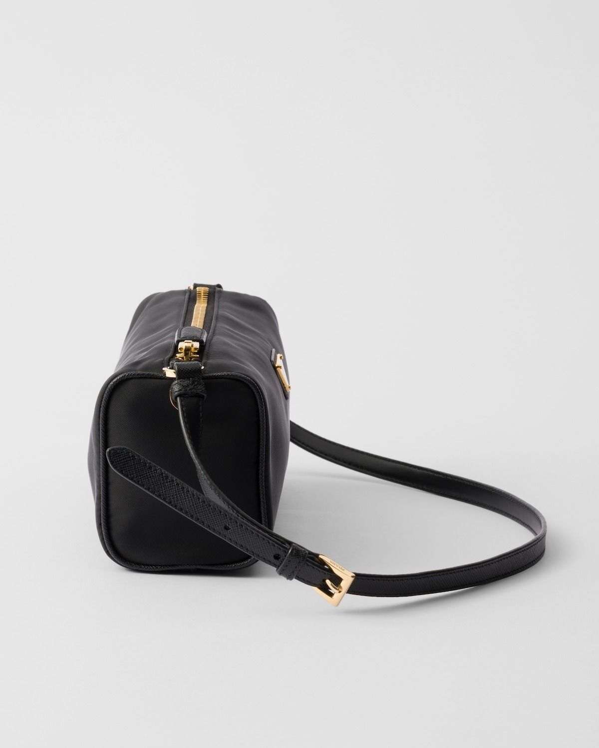 直営店○PRADA○リナイロンポーチ (PRADA/バッグ・カバンその他