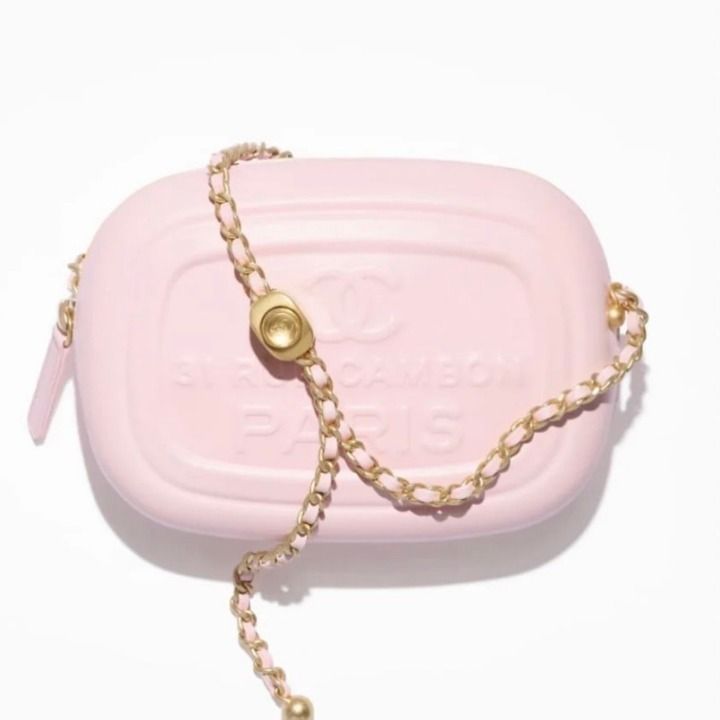 【CHANEL】25A クラッチバッグに★シャネル ミニカメラケース 新作☆》CHANEL ミニカメラケース (CHANEL/ショルダーバッグ