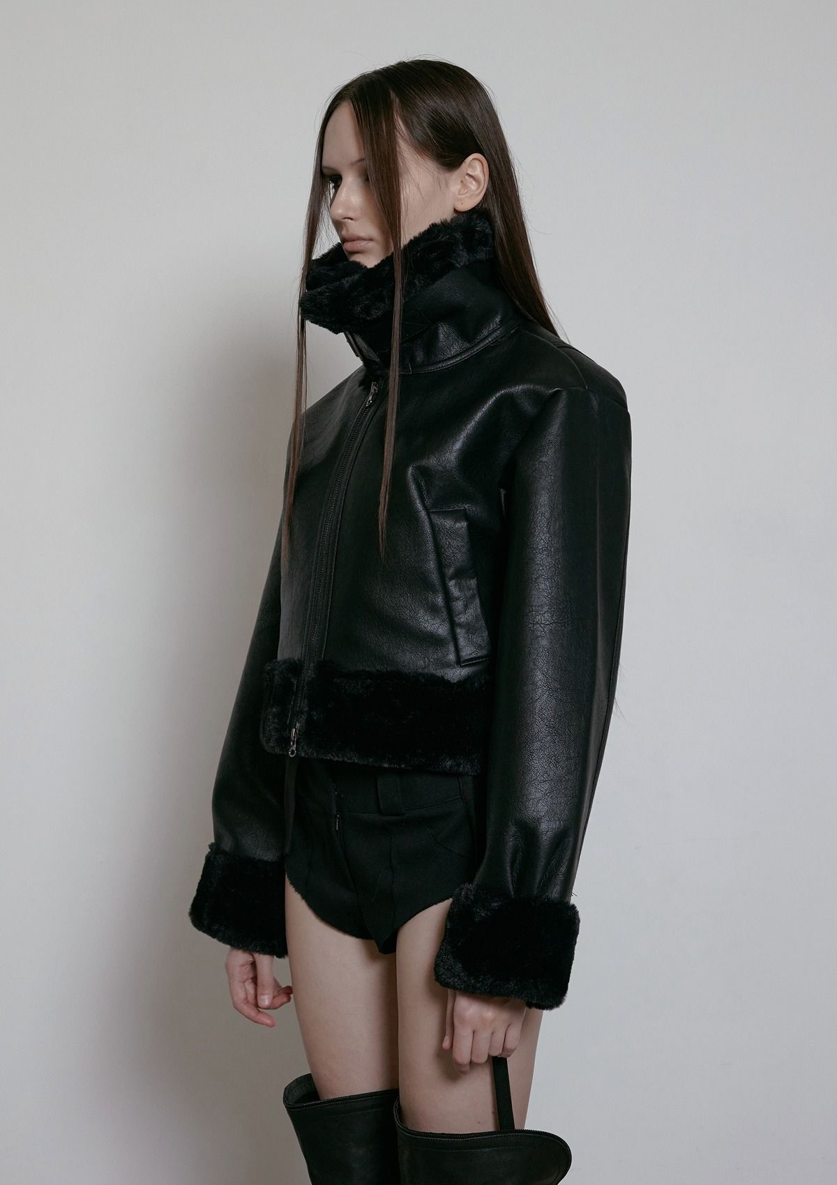 BOHEMIAN SEOUL】HIGH NECK SHORT MUSTANG IN BLACK (BOHEMSEO