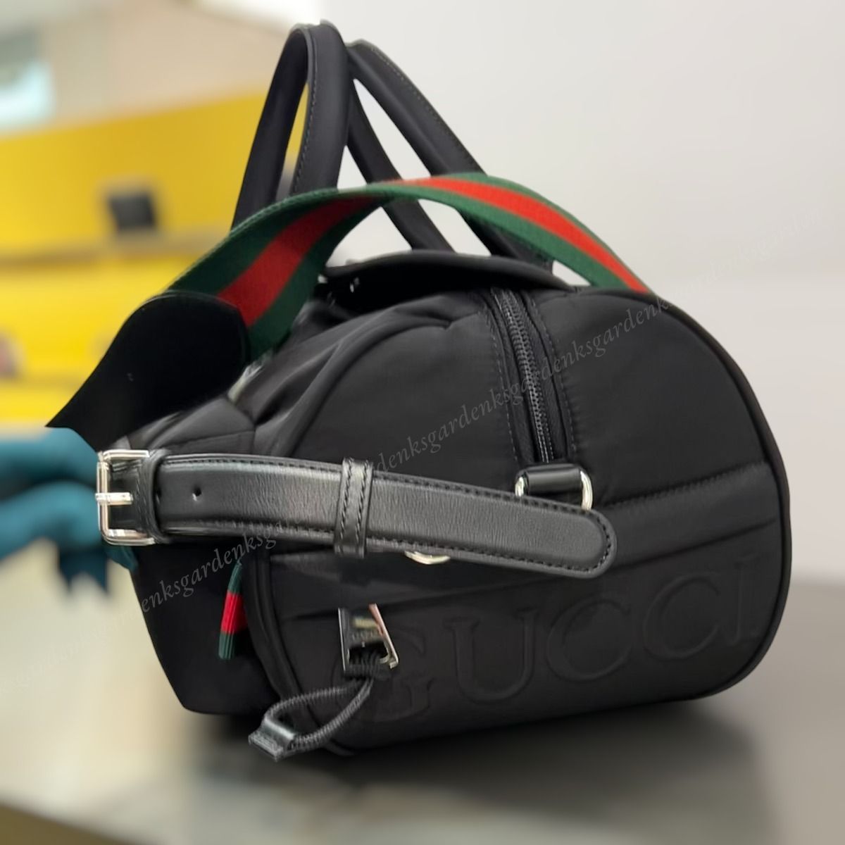 超人気ブティック すぐ届く！GUCCI ミディアム ダッフルバッグ (GUCCI/バッグ バッグ
