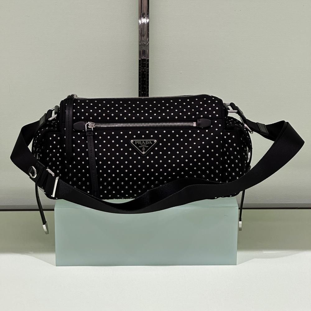 PRADA ブラック ショルダーバッグ スタッズ付き ビジュー PRADA プラダ スタッズ付き ショルダーバッグ 1BC236 (PRADA