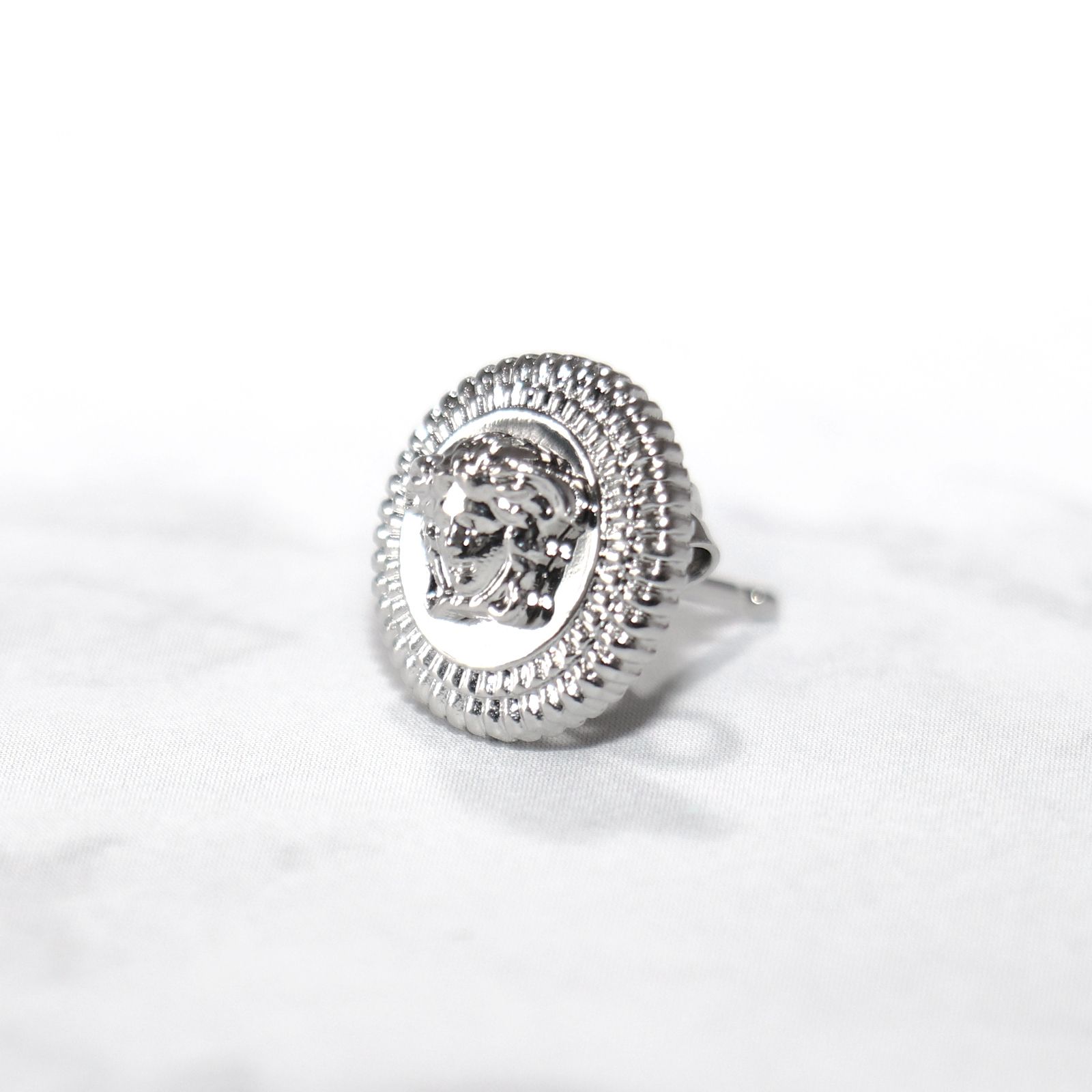 VERSACE ヴェルサーチェ メデューサ 両耳 ピアス 1005333 VERSACE ヴェルサーチェ メデューサ 両耳 ピアス 1005333