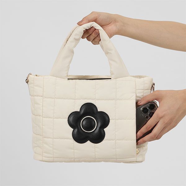 すぐ届く 可愛い【MARY QUANT】マットキルトデイジー2WAYトート