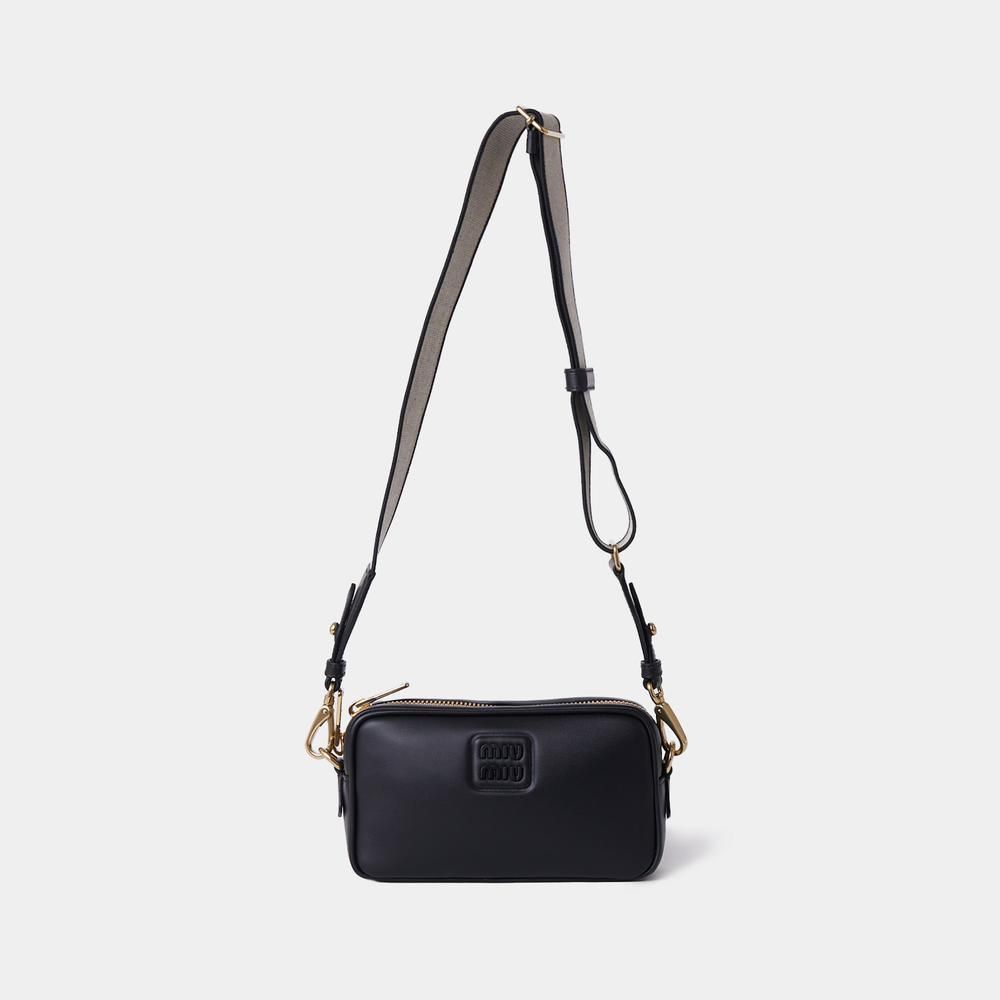 送料関税込☆MIU MIU☆エンボス ロゴ カメラバッグ☆ブラック
