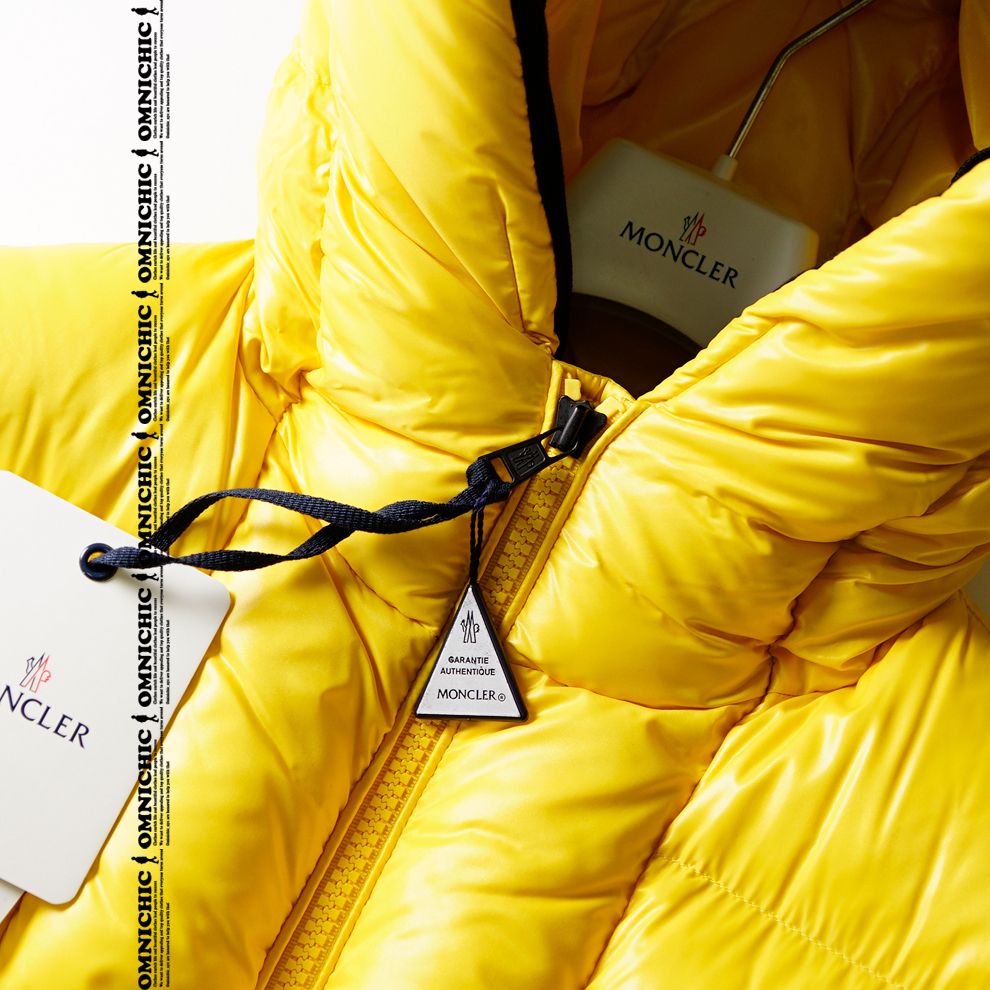 MONCLER モンクレール DOUGNAC ラウンドロゴダウンジャケット MONCLER モンクレール DOUGNAC ラウンドロゴダウンジャケット