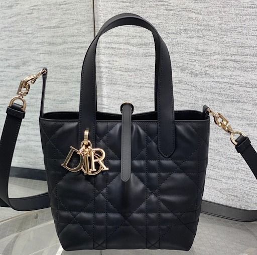 クールでエレガント♡【 Dior 】Toujours トートバッグ Dior】《Dior Toujours》デニム オブリーク ラージバッグ (Dior