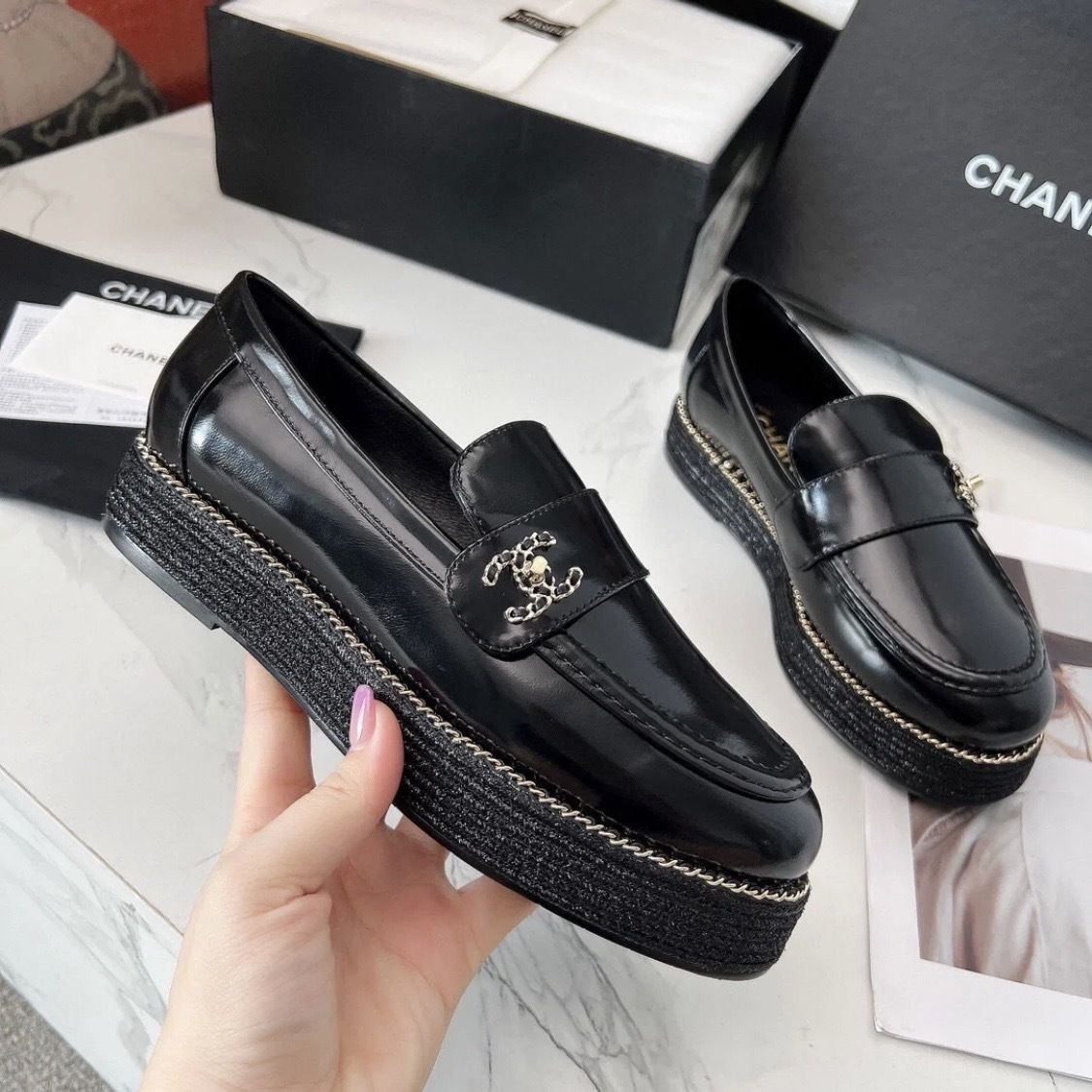 足元おしゃれ♪厚底【CHANEL】シャネル ローファー (CHANEL