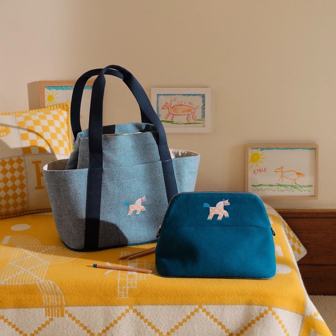 【刺繍が可愛い♡】HERMES Bolide Casaque ポーチM Bolide Casaque case, mini model | Hermès Mainland China