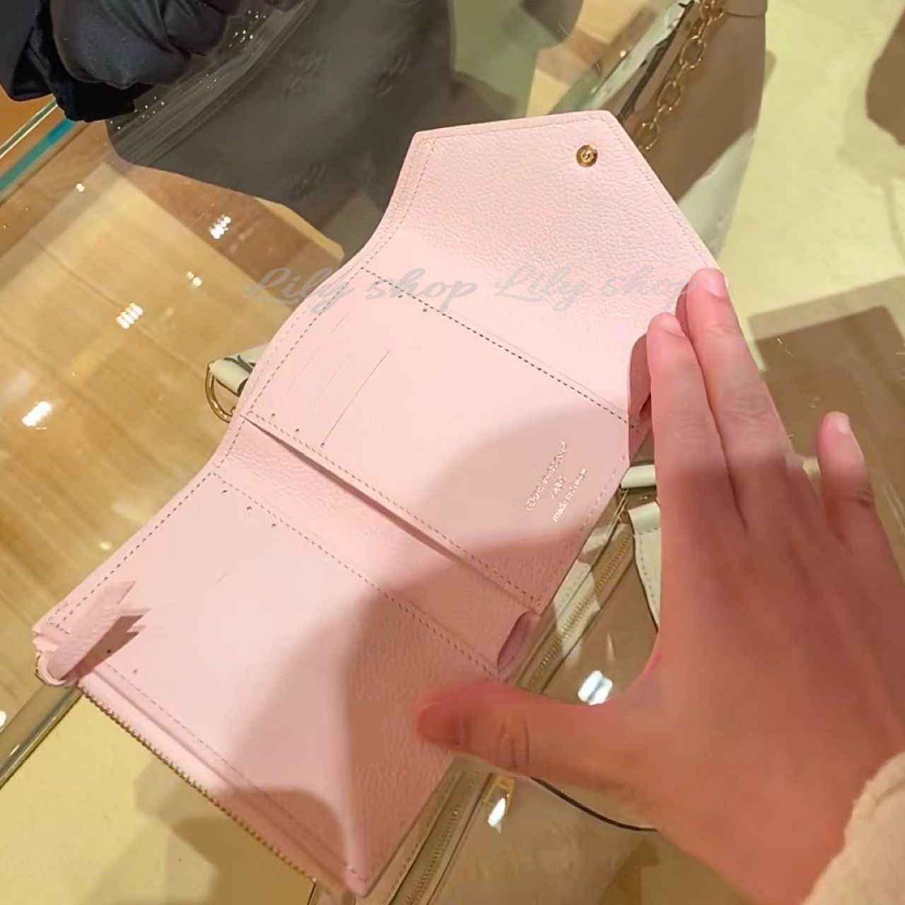 桜ピンクで春を楽しむ♪】ルイヴィトン 折りたたみ財布 (Louis