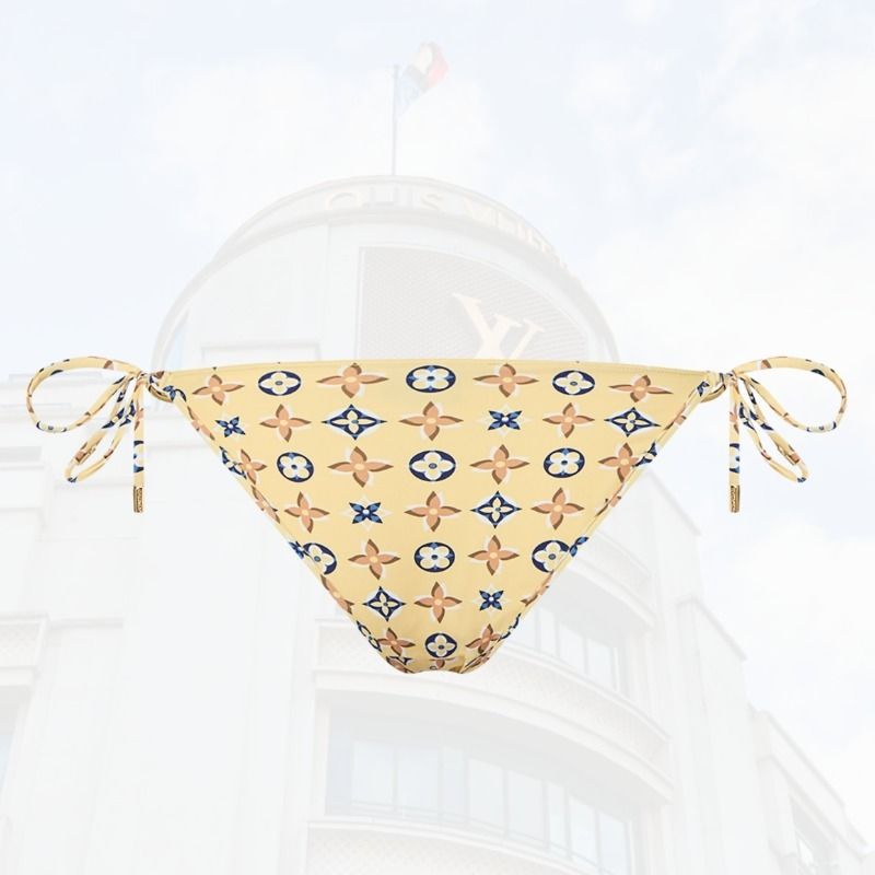 【滑らかな肌触りと上品な光沢感♪】Louis Vuitton★フーディー 送料込*ルイヴィトン*モノグラムカレイドスコープ三角ビキニ上下