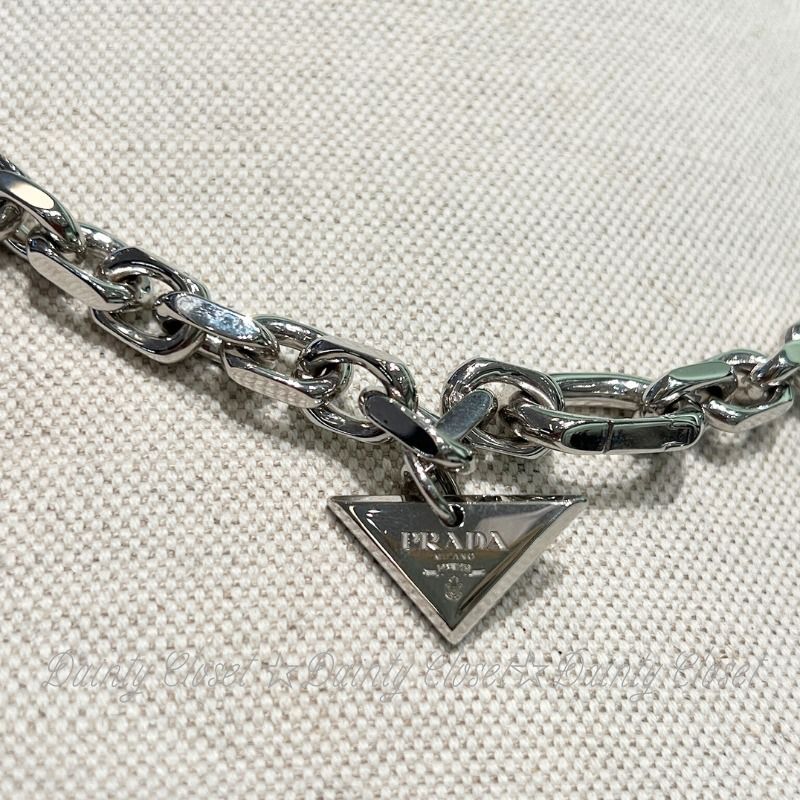 PRADA プラダ チェーンネックレス シルバー ロゴ 大人気 メンズ PRADA プラダ チェーンネックレス シルバー ロゴ 大人気 メンズ