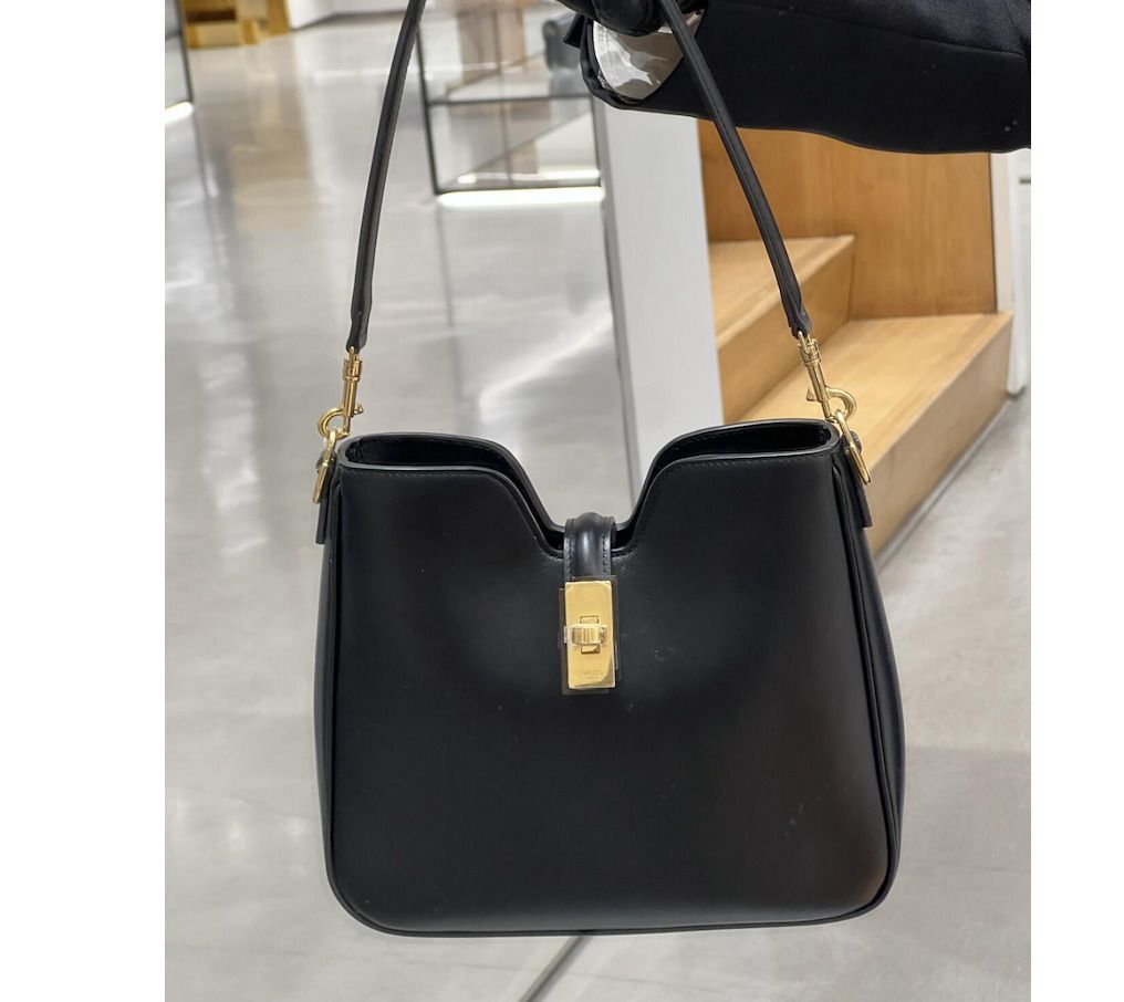 新作が欲しい！】CELINE（セリーヌ）カミーユスモール (CELINE