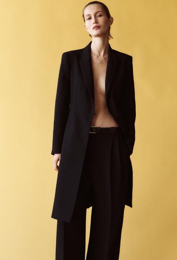 スペイン発送 ZARA ロングショルダーブレザー 上品カジュアル スペイン発送 ZARA ロングショルダーブレザー ブラック 数量限定