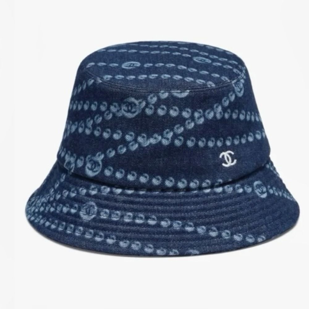 【シャネル】ハット シックに決める休日 さりげないオシャレ☆【CHANEL】デニム バケット ハット (CHANEL
