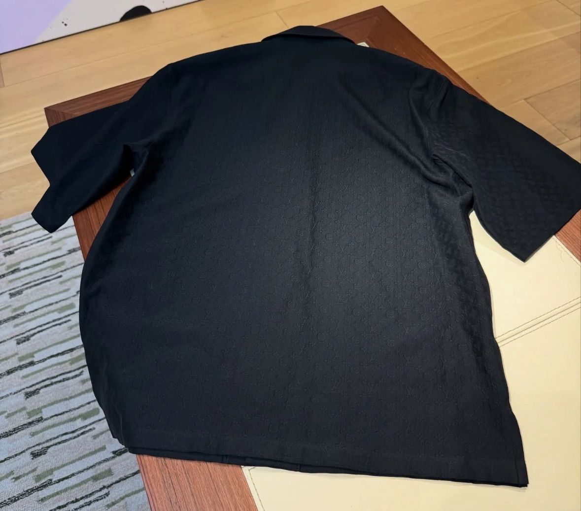 【上品◎首元すっきり♪】Louis Vuitton シルクコットン シャツ 上品◎首元すっきり♪】Louis Vuitton シルクコットン シャツ