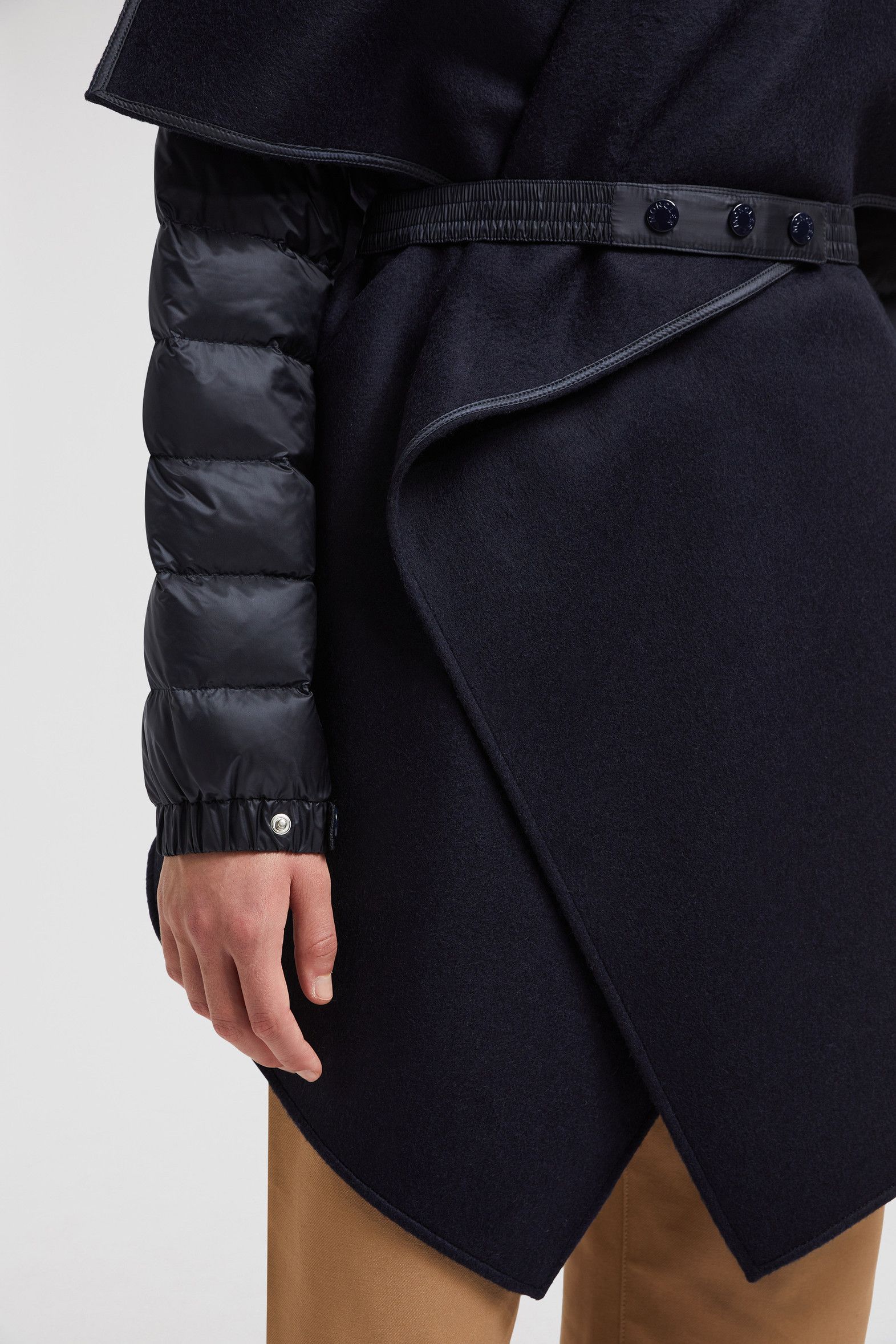 MONCLER】Paddedウール・フェルトのケープ (MONCLER/ポンチョ