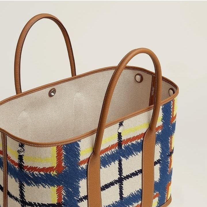 【手描きのようなデザインが斬新】HERMES ガーデンパーティー36 手描きのようなデザインが斬新】HERMES ガーデンパーティー36