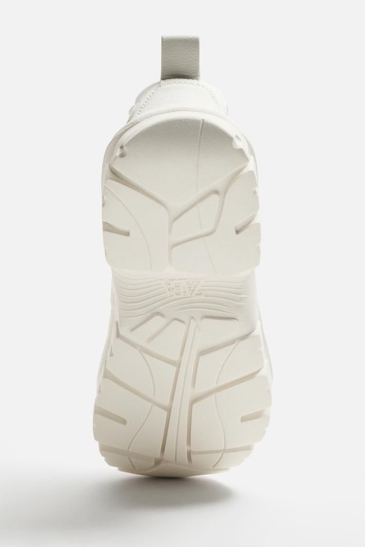 【ZARA】チャンキーソールスニーカー 2304/520/001 ZARA】チャンキーソールスニーカー 2304/520/001 (ZARA