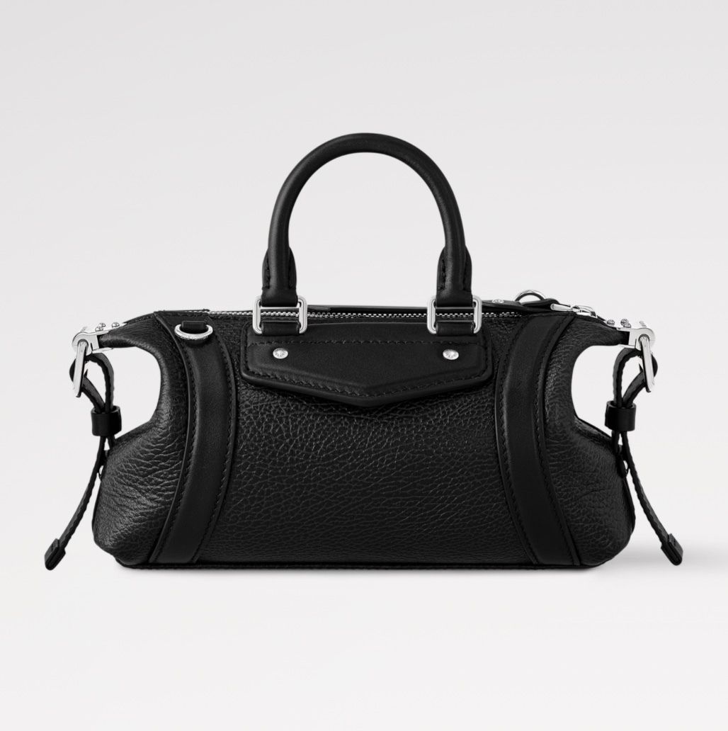 ナノサイズが可愛い♪】◇LouisVuitton◇LV バイカー・ナノ 黒