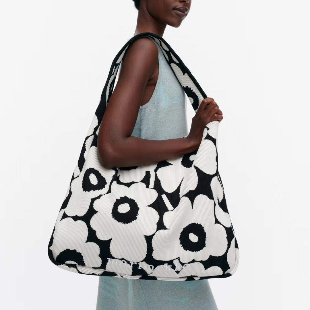 【marimekko】ニット バッグ ラージ Unikko ショルダーバッグ marimekko】ニット バッグ ラージ Unikko ショルダーバッグ