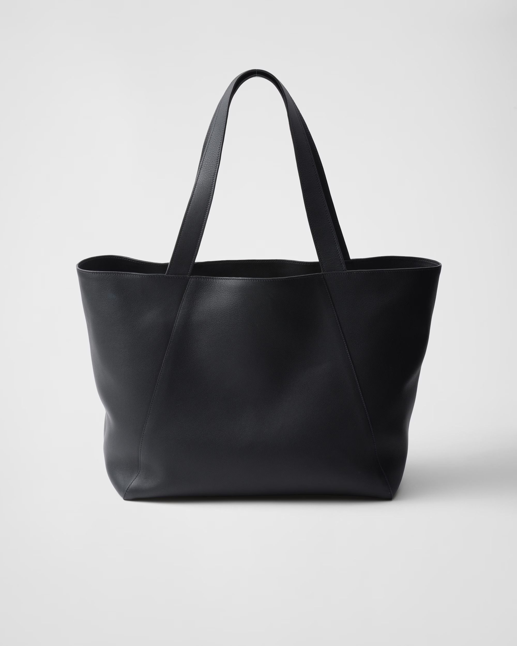PRADA ブラック レザートートバッグ