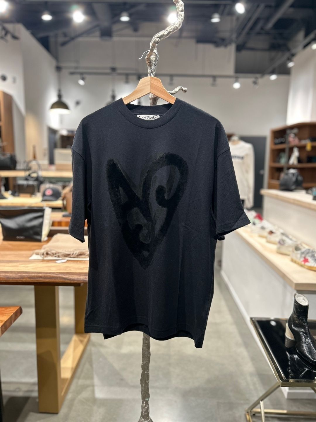ACNE STUDIOS｜ハート プリント Tシャツ CL0344 ACNE STUDIOS｜ハート プリント Tシャツ CL0344 (Acne Studios/T