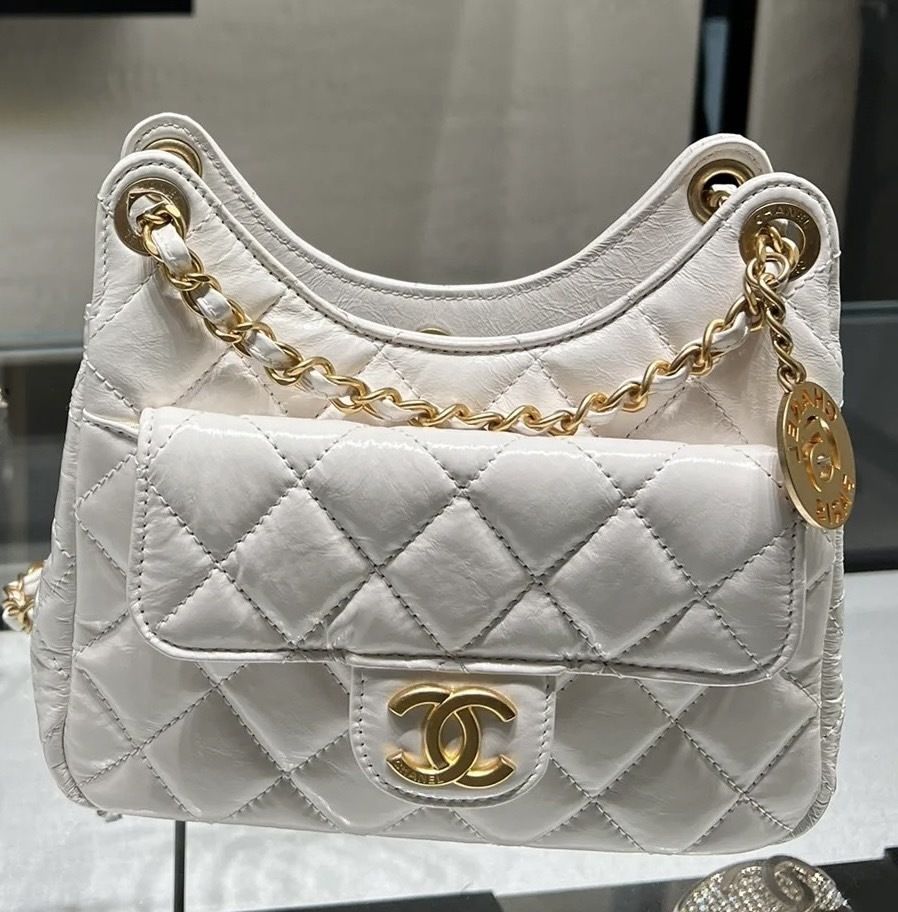 さりげなく、魅力的♡】CHAENL ホーボーバッグ☆ (CHANEL