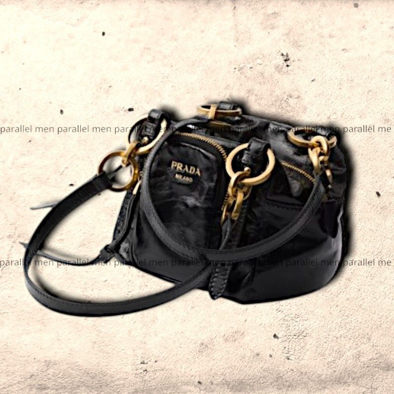 【国内買付】プラダ ダングル レザー トップハンドル ミニバッグ PRADA】ダングル レザー トップハンドル ミニバッグ (PRADA