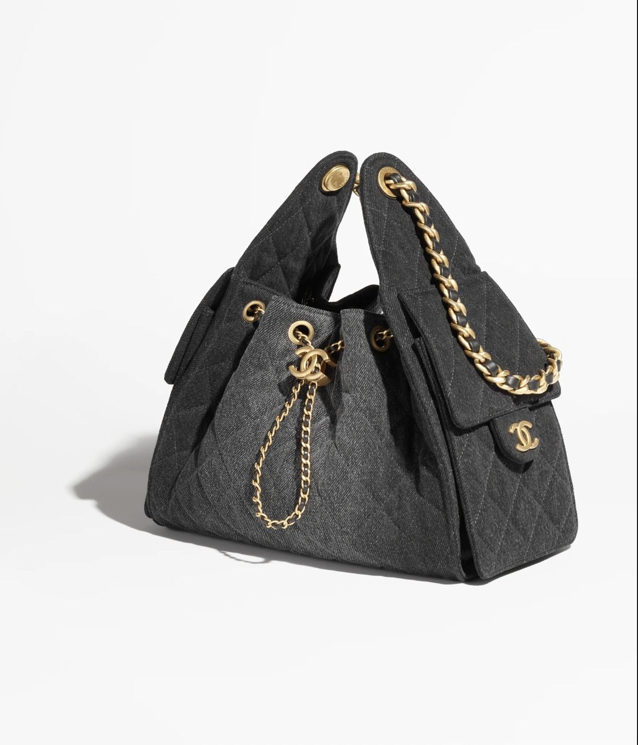 フォルムとチャームがお洒落♪【CHANEL】25S ホーボーバッグ ホーボーバッグ CHANEL CHANEL 25(シャネル) バッグ・カバン