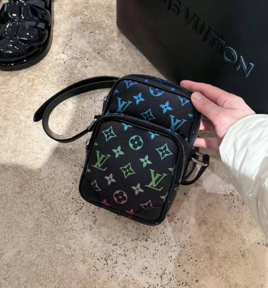 カラフルグラデ モノグラム/黒】Louis Vuitton バッグ AMAZONE