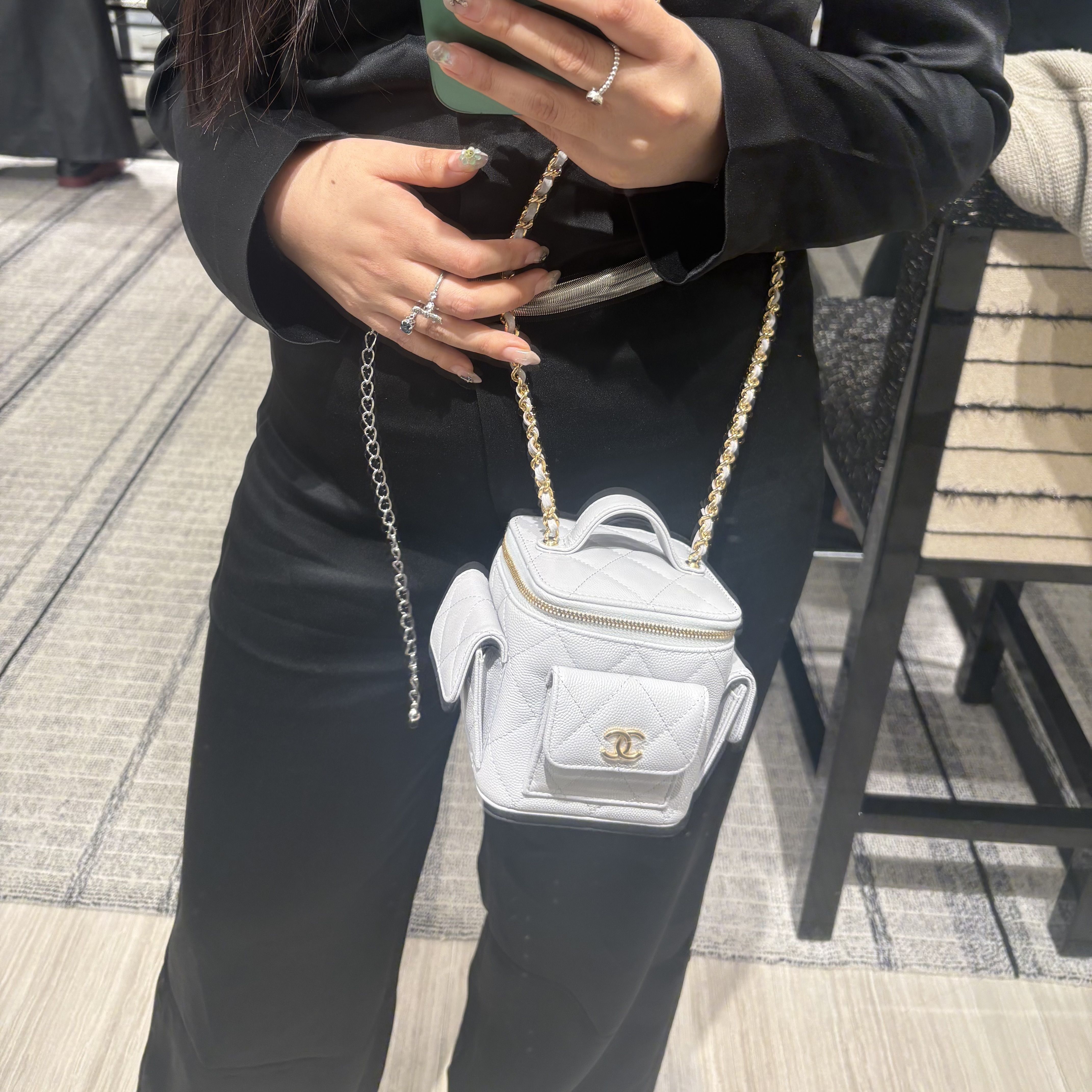 CHANEL 筒型　バニティバック CHANEL - CHANEL 1995年代 希少品 丸型バニティ 美品 エナメル