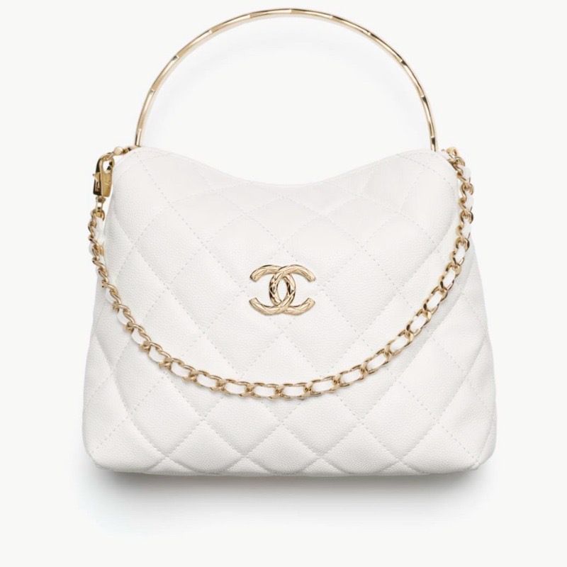 【エレガントに魅せる★】CHANEL ハンドバッグ 新サイズ！可愛すぎるサイズ感 CHANEL ココハンドル 14.5cm