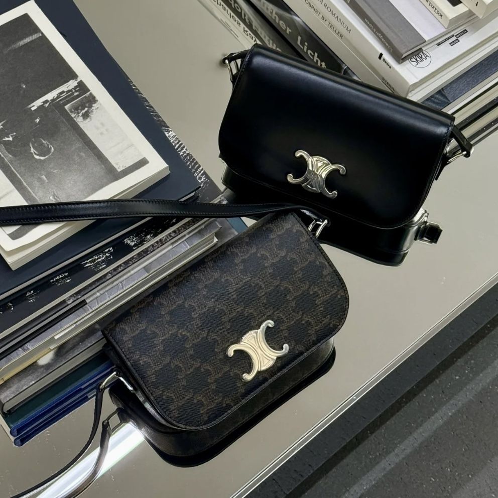 CELINE スモール クロスボディバッグ_Triomphe 大人気☆】CELINE スモール クロスボディバッグ トリオンフ