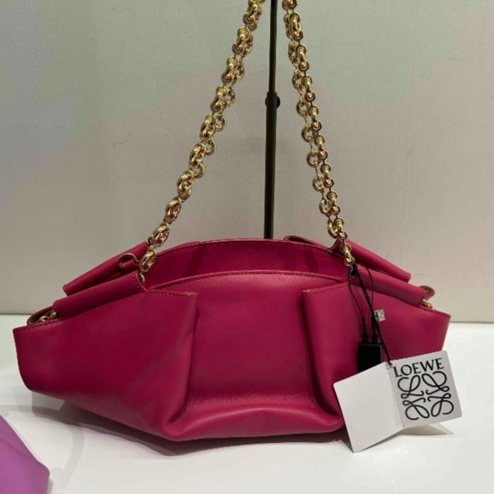 国内直営即発！ LOEWE PASEO パセオ CHAIN SMALL BAG A709W60X01 国内直営即発！ LOEWE PASEO パセオ CHAIN SMALL BAG A709W60X01