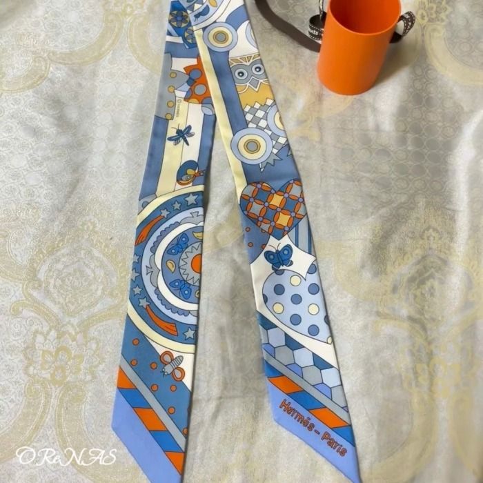 首元を華やかに♪】HERMES☆スカーフ ツイリー 森のささやき